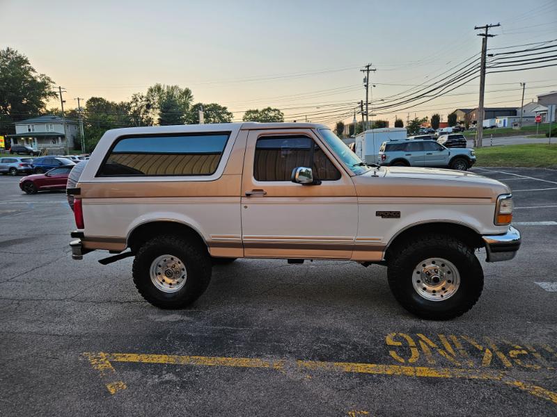 1996 Ford Bronco photo 18