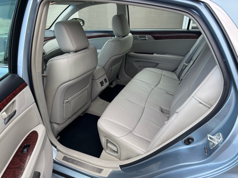 Toyota Avalon Limited 2011 Toyota Avalon Limited 2011