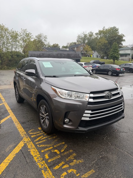 2019 Toyota Highlander XLE photo 3