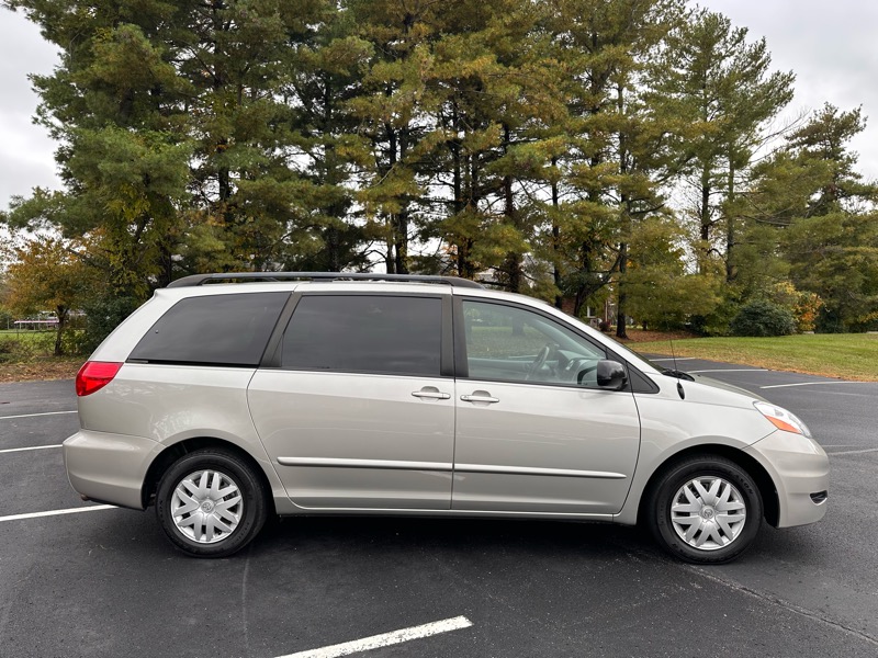 Toyota Sienna LE FWD 8-Passenger Seating 2008 Toyota Sienna LE FWD 8-Passenger Seating 2008