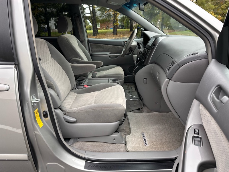 Toyota Sienna LE FWD 8-Passenger Seating 2008 Toyota Sienna LE FWD 8-Passenger Seating 2008