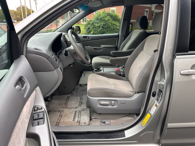 Toyota Sienna LE FWD 8-Passenger Seating 2008 Toyota Sienna LE FWD 8-Passenger Seating 2008