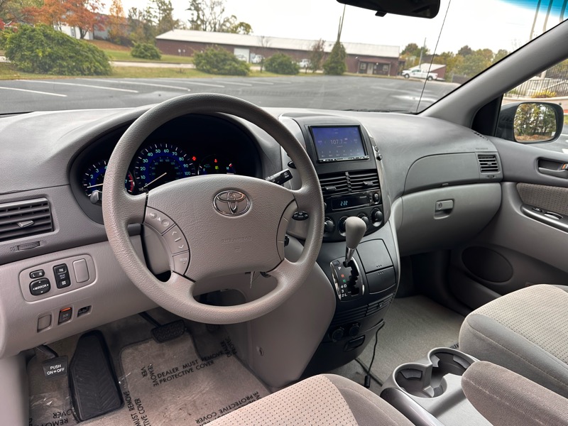 Toyota Sienna LE FWD 8-Passenger Seating 2008 Toyota Sienna LE FWD 8-Passenger Seating 2008