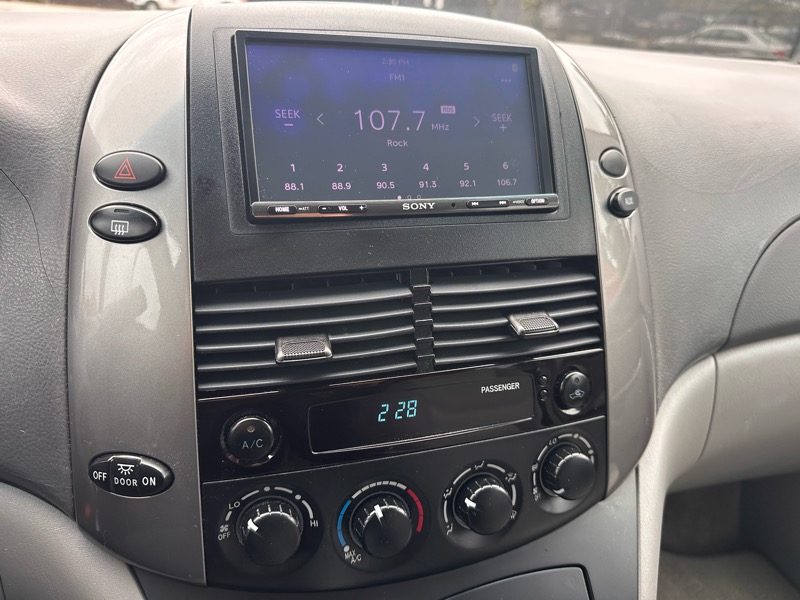 Toyota Sienna LE FWD 8-Passenger Seating 2008 Toyota Sienna LE FWD 8-Passenger Seating 2008