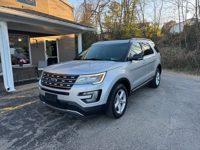 2017 Ford Explorer XLT 4-Door AWD