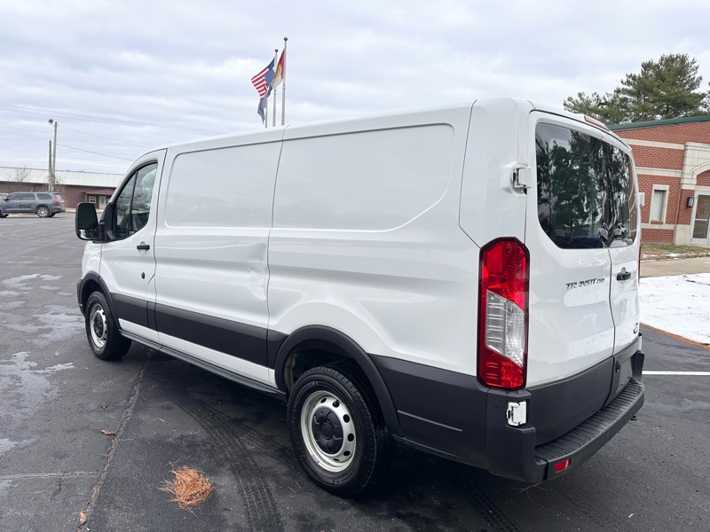Ford Transit 250 Van Low Roof w/Sliding Pass. 130-in. WB 2020