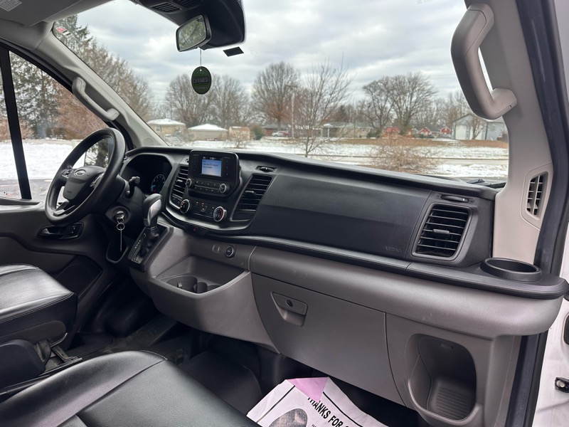 Ford Transit 250 Van Low Roof w/Sliding Pass. 130-in. WB 2020