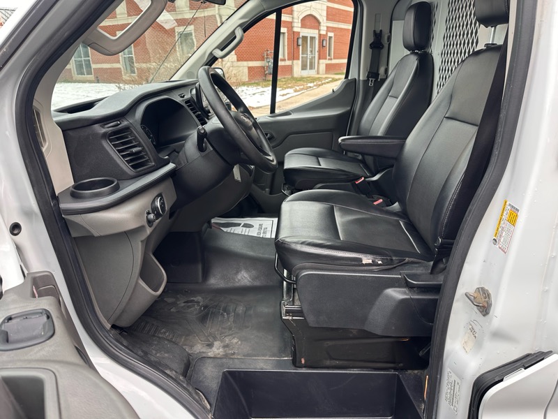 Ford Transit 250 Van Low Roof w/Sliding Pass. 130-in. WB 2020