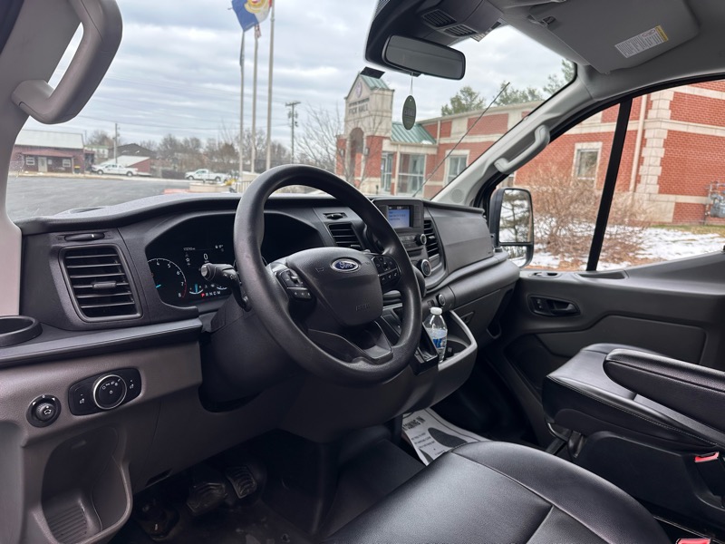 Ford Transit 250 Van Low Roof w/Sliding Pass. 130-in. WB 2020