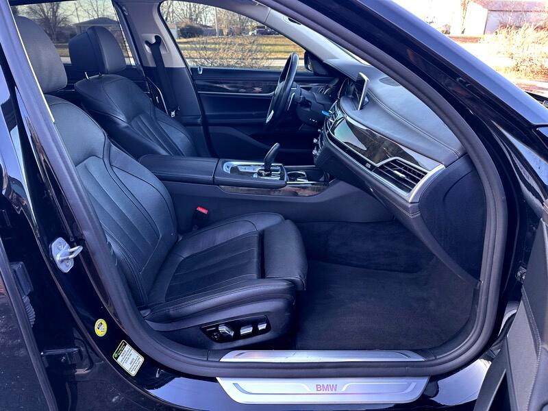 BMW 7-Series 740i xDrive 2019