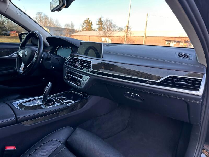 BMW 7-Series 740i xDrive 2019