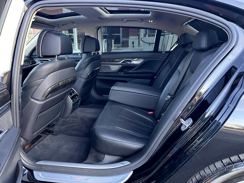 BMW 7-Series 740i xDrive 2019