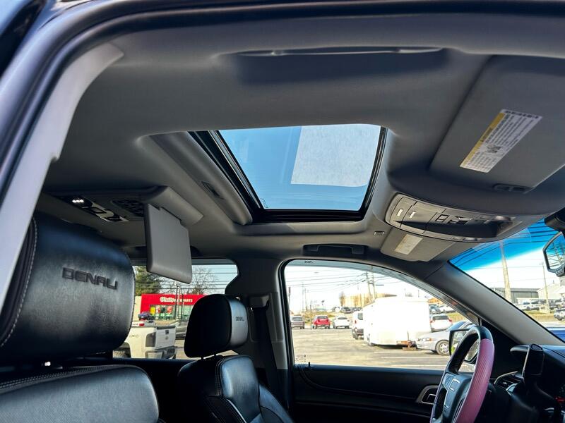 GMC Yukon Denali 4WD 2018