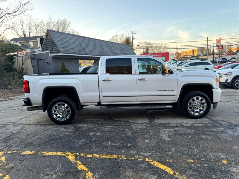 GMC Sierra 2500HD Denali Crew Cab 4WD 2017