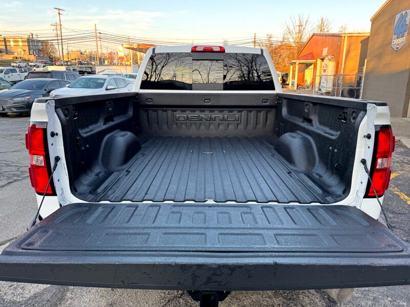 GMC Sierra 2500HD Denali Crew Cab 4WD 2017