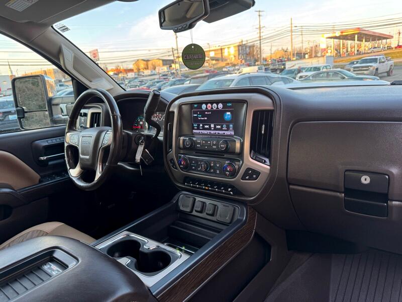 GMC Sierra 2500HD Denali Crew Cab 4WD 2017