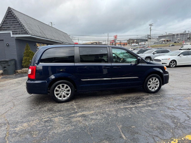 Chrysler Town & Country Touring 2016