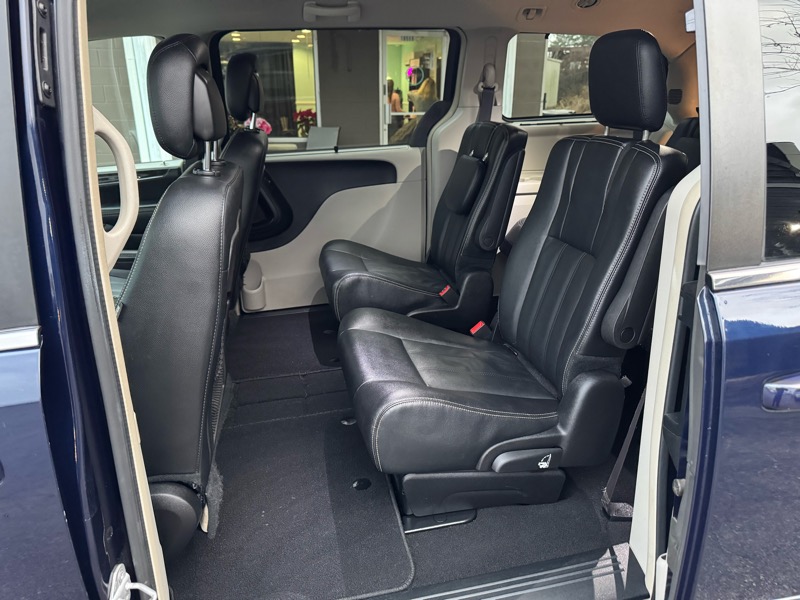 Chrysler Town & Country Touring 2016