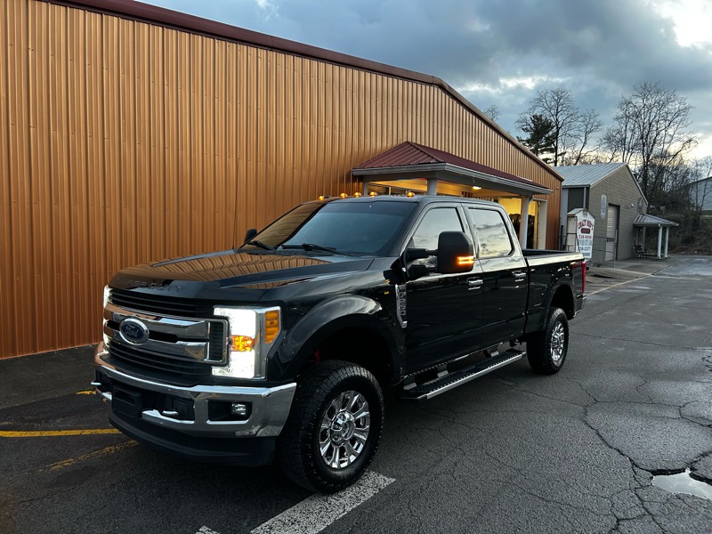 2017 Ford F-250 SD XLT Crew Cab 4WD