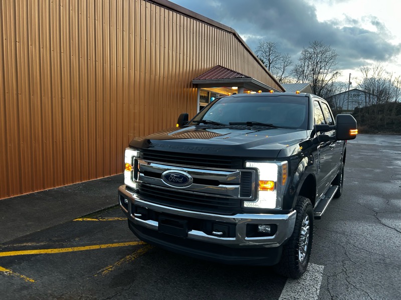 Ford F-250 SD XLT Crew Cab 4WD 2017