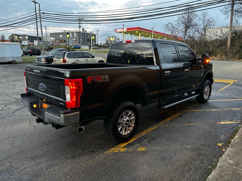 Ford F-250 SD XLT Crew Cab 4WD 2017