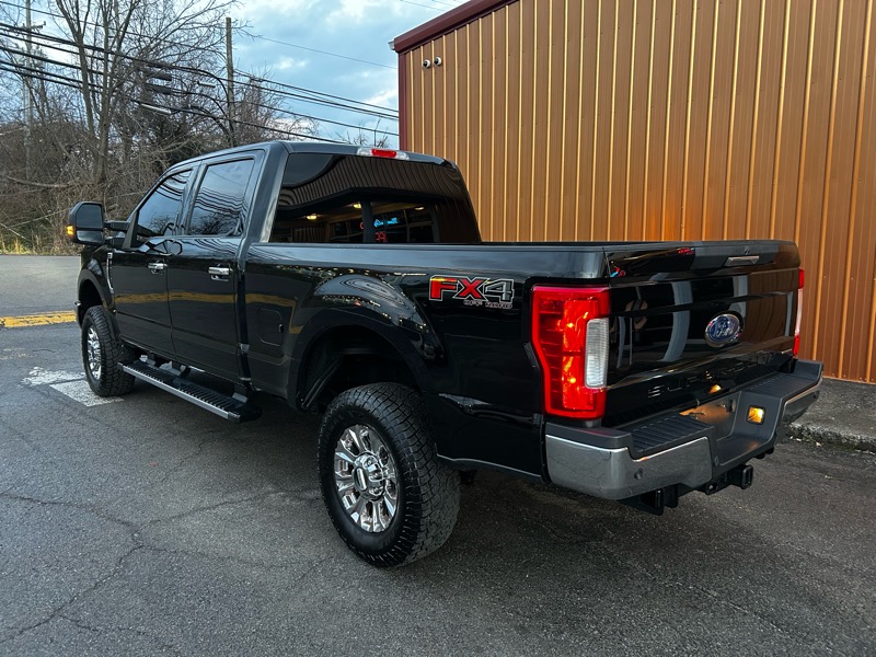 Ford F-250 SD XLT Crew Cab 4WD 2017
