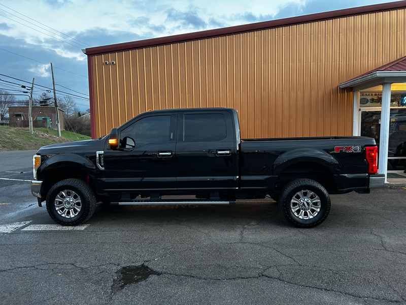 Ford F-250 SD XLT Crew Cab 4WD 2017