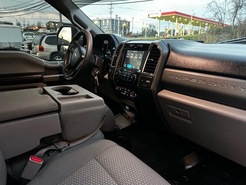 Ford F-250 SD XLT Crew Cab 4WD 2017