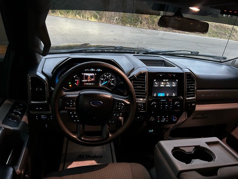 Ford F-250 SD XLT Crew Cab 4WD 2017