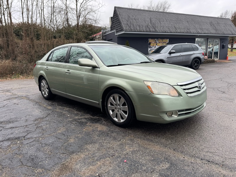 Toyota Avalon XLS 4D Sedan 2006