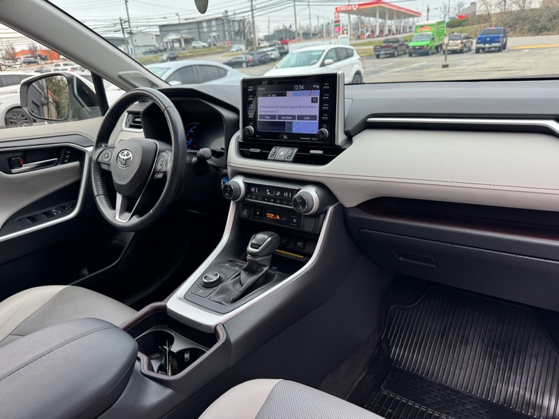 Toyota RAV4 Hybrid Limited 2019