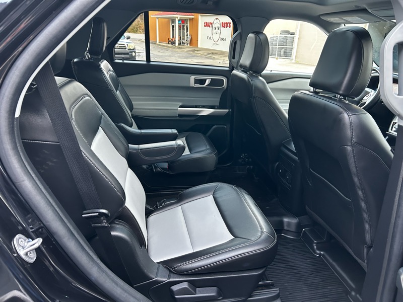 Ford Explorer XLT 2022