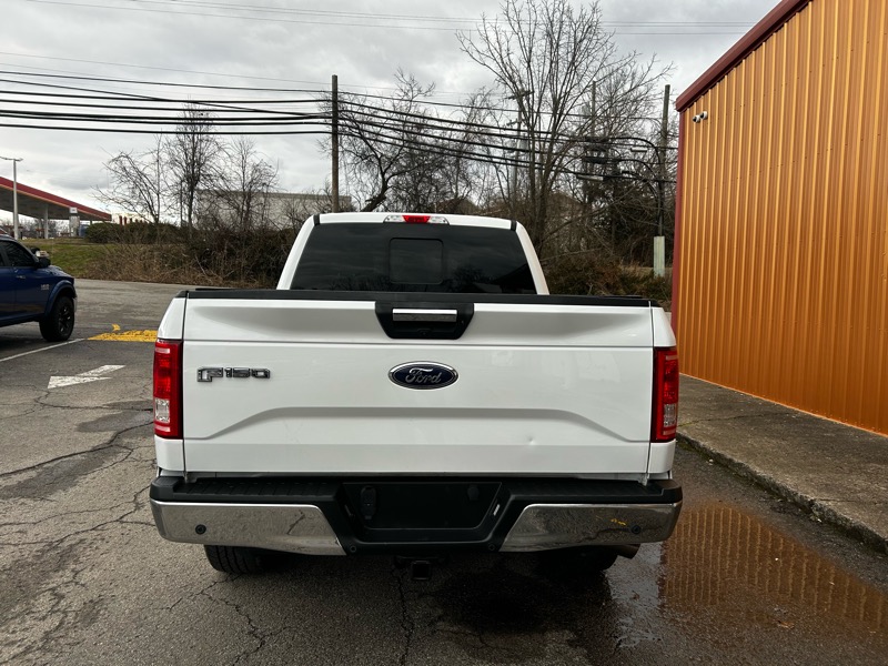 Ford F-150 XLT SuperCrew 4WD 2016