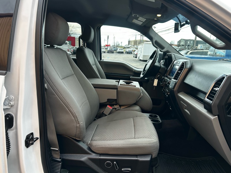 Ford F-150 XLT SuperCrew 4WD 2016