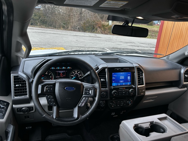 Ford F-150 XLT SuperCrew 4WD 2016