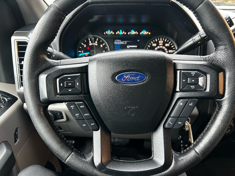 Ford F-150 XLT SuperCrew 4WD 2016