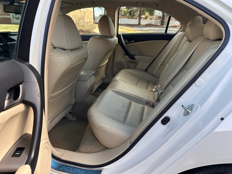 Acura TSX 5-Speed AT with Tech Package 2009