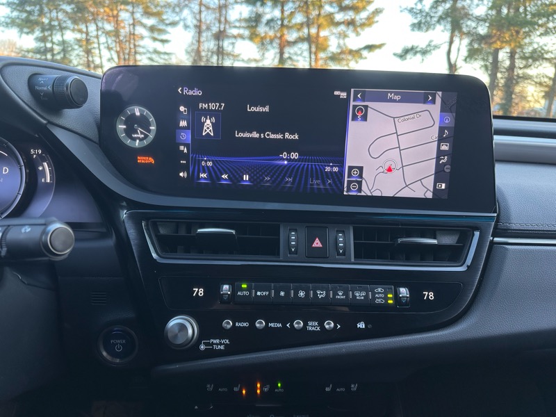 Lexus ES 300h F SPORT 2022