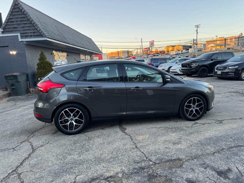 Ford Focus SEL Hatch 2017