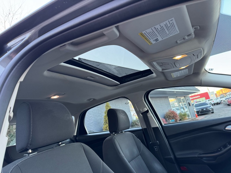 Ford Focus SEL Hatch 2017