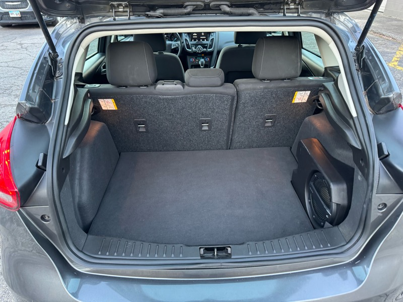 Ford Focus SEL Hatch 2017