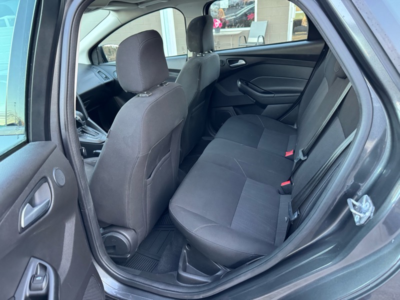 Ford Focus SEL Hatch 2017