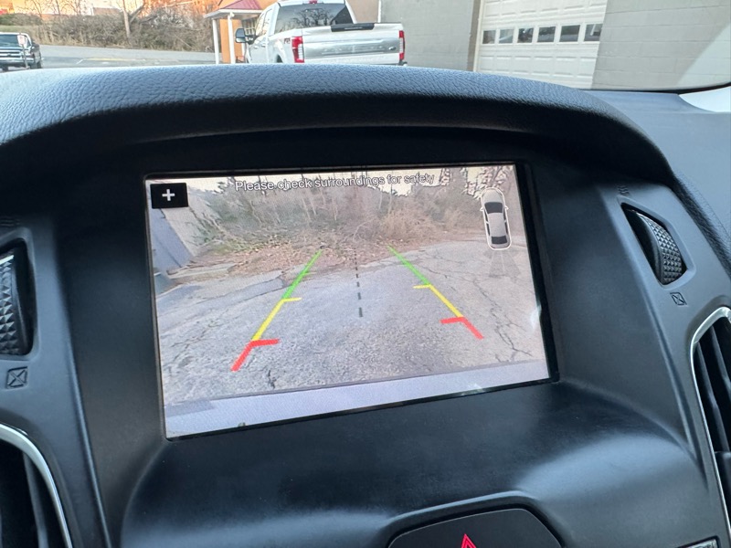 Ford Focus SEL Hatch 2017