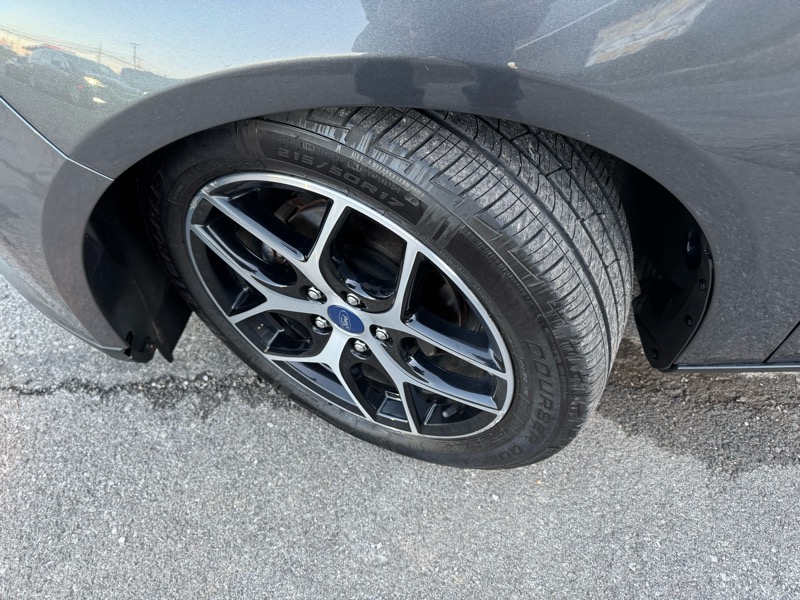 Ford Focus SEL Hatch 2017