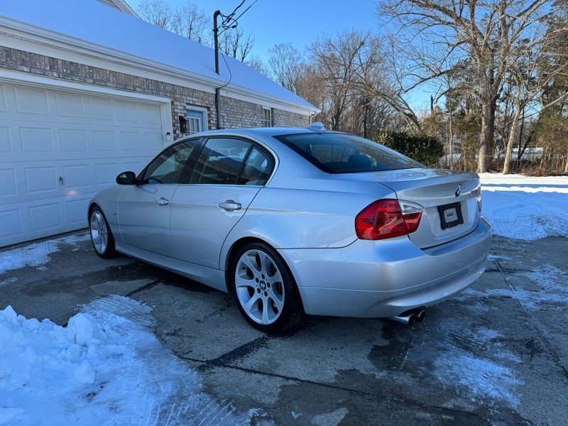 BMW 3-Series 330i Sedan 2006