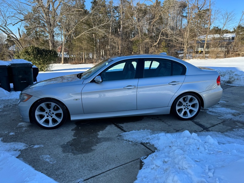 BMW 3-Series 330i Sedan 2006