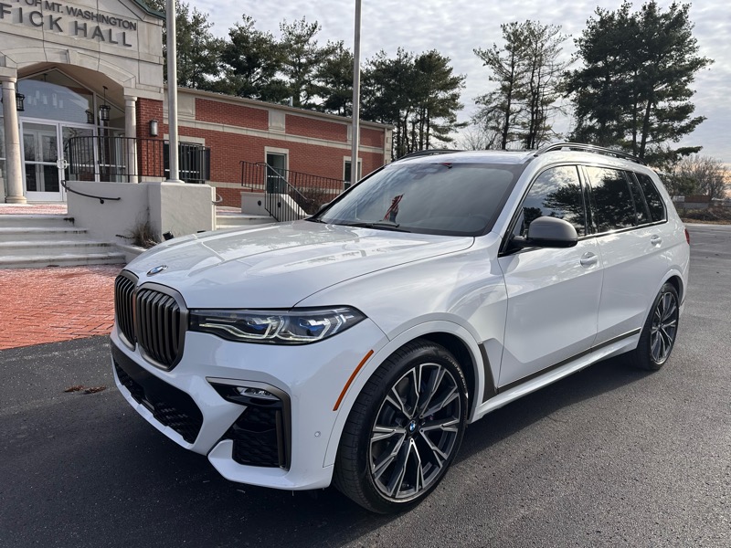 2022 BMW X7 M50i