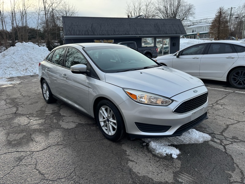 Ford Focus SE Sedan 2016
