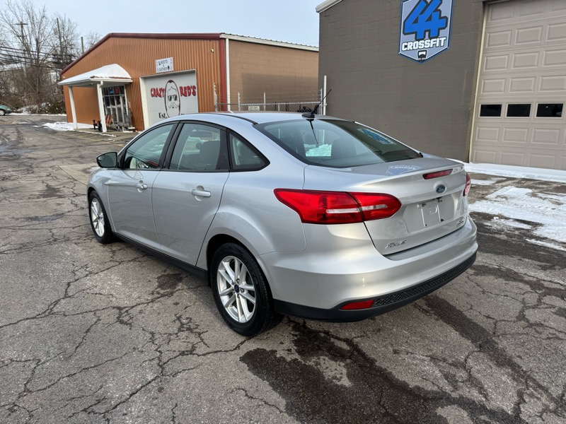 Ford Focus SE Sedan 2016