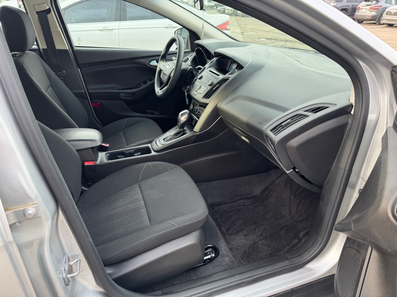 Ford Focus SE Sedan 2016